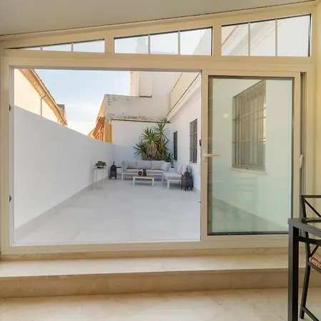 Wide With Terrace & Parking- 3bd 2bth- Alfalfa * Seville