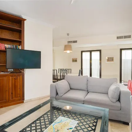 Wide With Terrace & Parking- 3bd 2bth- Alfalfa Seville