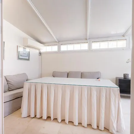 Apartment Wide With Terrace & Parking- 3bd 2bth- Alfalfa