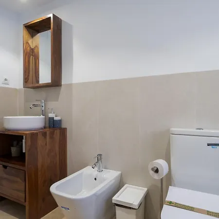 Apartment Wide With Terrace & Parking- 3bd 2bth- Alfalfa *