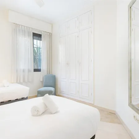 Apartment Wide With Terrace & Parking- 3bd 2bth- Alfalfa Seville