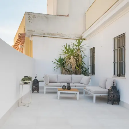 Wide With Terrace & Parking- 3bd 2bth- Alfalfa *
